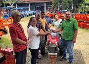 Kabupaten Malaka Tak Ketinggalan, 16 Kelompok Tani Terima Bantuan Alsintan dari Aspirasi Yang Diperjuangkan Anggota Komisi IV DPR RI Usman Husin