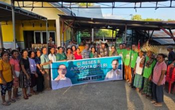 Reses Hari Pertama di Kabupaten Rote Ndao, Anggota Komisi IV DPR RI Usman Husin Disambut Meriah di Desa Batutua dan Desa Sokubatu, Juga Serahkan Bantuan Traktor